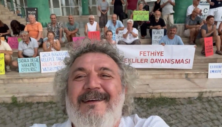 Mandıra Filozofu'ndan oturma eylemindeki emeklilere destek