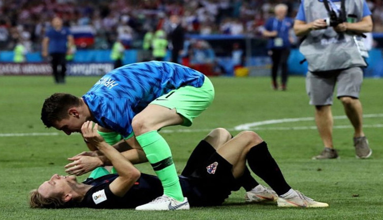 Fenerbahçe Brezilya'nın ipini çeken adamı aldı. Livakovic'in bilinmeyen batıl inancını Sedat Kaya açıkladı