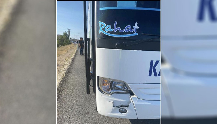 Yola kaçan topun peşinden gitti. Yolcu otobüsünün çarpmasıyla canından oldu