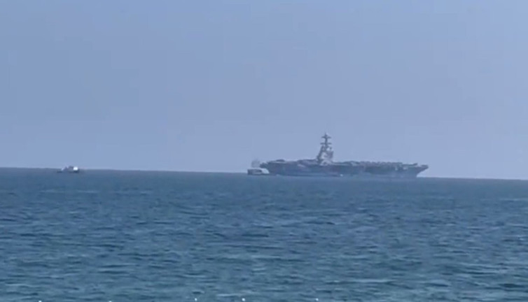 Antalya'ya demirleyen ABD gemisine ilginç anons. "Dükkanın önünü kapatıyorsun abicim"