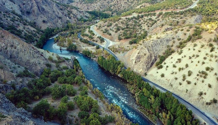 Munzur Çayı'na giren genç boğuldu
