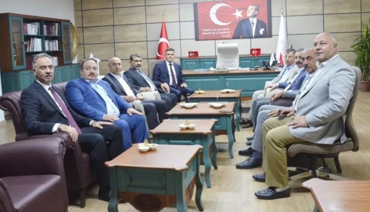 AKP’den, Ensar Vakfı’ndaki çocuk istismarı soruşturmasında adı geçen Sultanoğlu’na 'tam kadro' destek