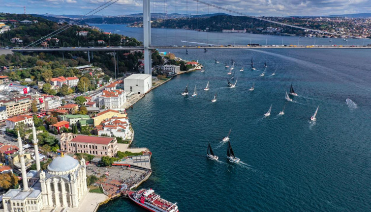 İstanbul Boğazı'nda gemi trafiği çift yönlü askıya alındı (30 Ağustos 2023)