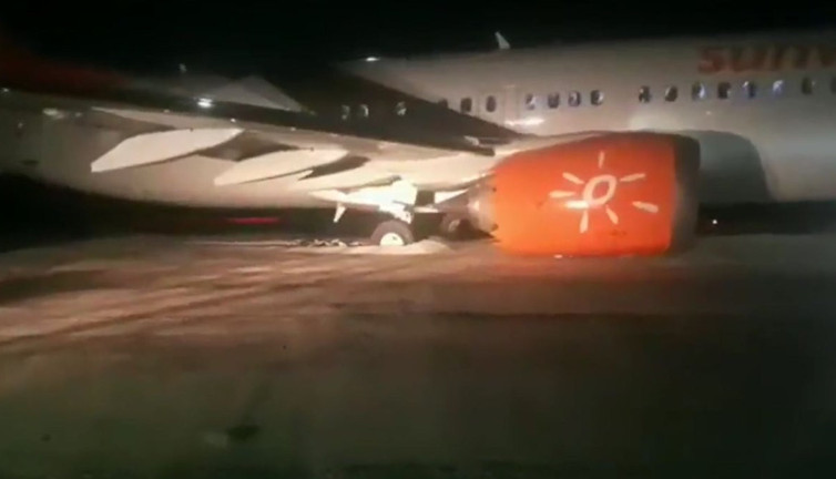 Küba'da bir garip uçak kazası. Lastikler piste gömüldü
