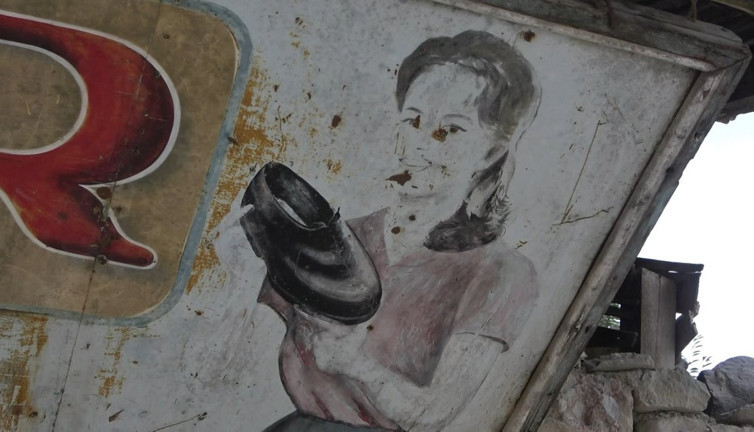 Tabeladaki sır 68 yıl sonra ortaya çıktı. Nereye giderseniz ayakkabı ve kadın da sizinle dönüyor