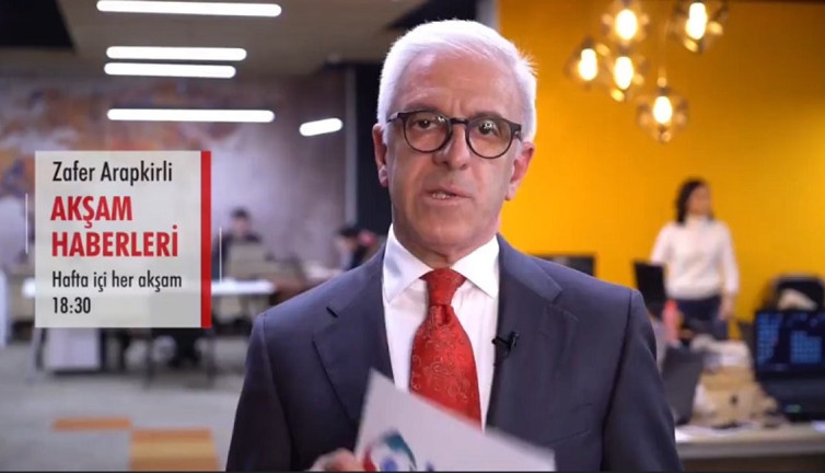 Zafer Arapkirli “Ayıp olmuyor mu hocam” diyerek paylaştı: Dekandan kendi kendine tebrik SMS’i