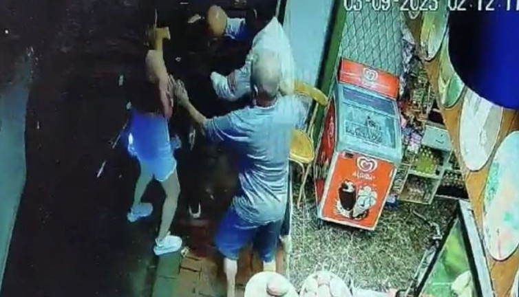 Suç makinesi otomatik silahla adam vurdu. Ters yoldan gitti motosikleti çalıntı çıktı