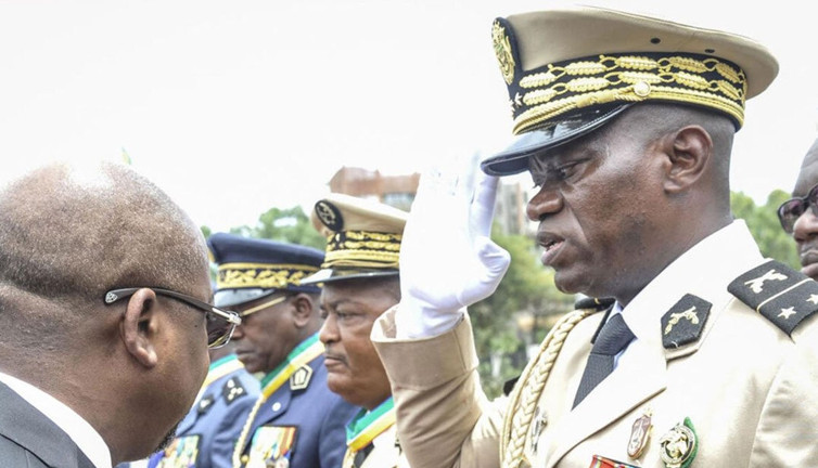 Gabon’da General Nguema geçici devlet başkanı olarak yemin etti