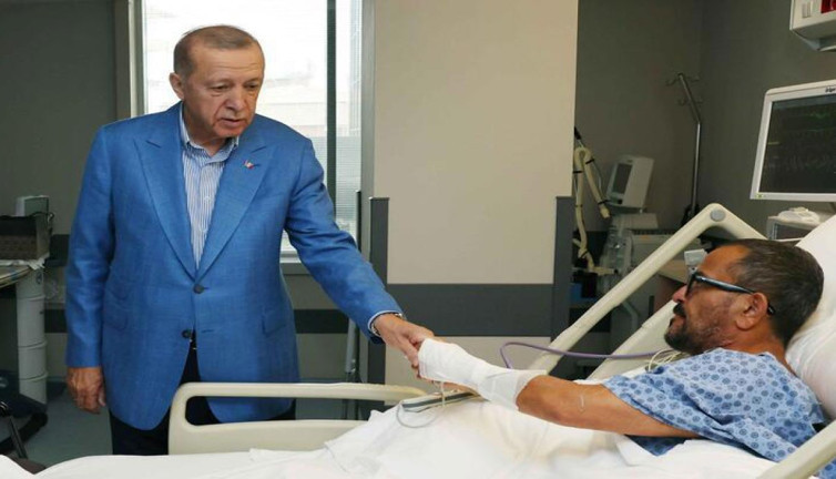 Erdoğan Ali ve Vuslat Sabancı çiftini hastanede ziyaret etti