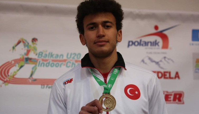 Ayetullah Demir rekor kırdı