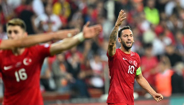 Yazıklar olsun Büyükekşi. Hakan Çalhanoğlu'nun öfkesini duyuyor musun