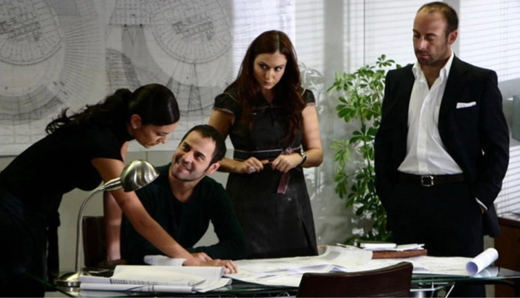 Binbir Gece dizisinin iki yıldızı Bergüzar Korel ve Ceyda Düvenci 14 yıl sonra bir araya geldi