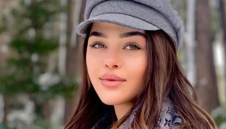 Ünlü oyuncunun annesi Beykoz'daki evden çıkmak için 1.5 milyon lira aldı. Oturduğu yer satıldı