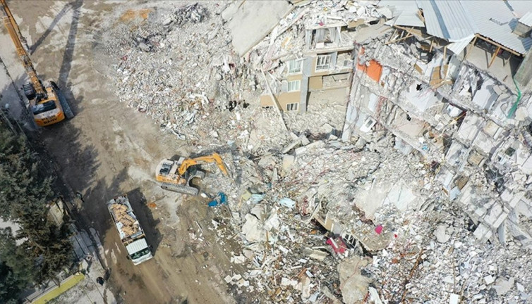 26 kişiye mezar olan Kavak Apartmanı’ndaki ihmaller zinciri! Bilirkişi raporu ortaya çıkardı