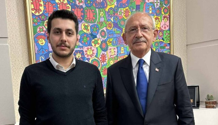 CHP’de değişim istifası. Başdanışman istifa etti