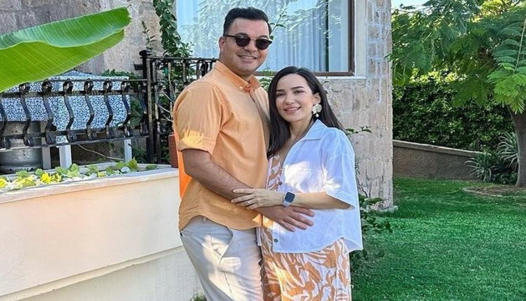 İpek Açar ile Alper Kömürcü'nün bebeklerine vereceği isim belli oldu