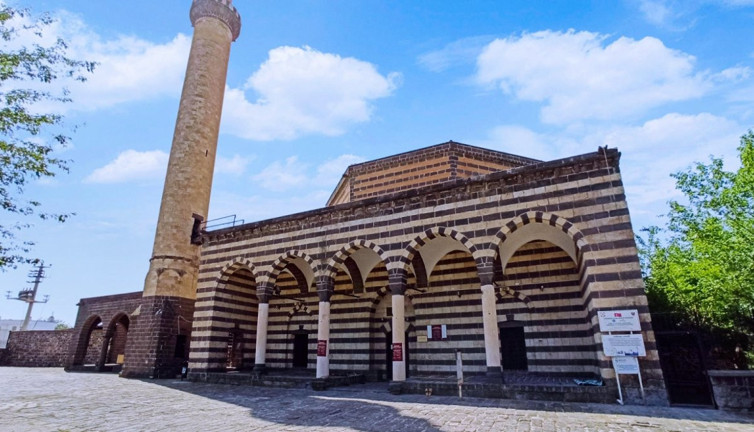 19 yıl önce kaybolmuştu İstanbul'da ortaya çıktı. Bakanlık açıklama yaptı