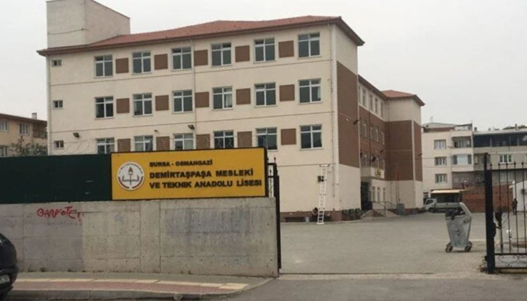 Ülkede satılmadık bir okul kalmıştı! Bursa'da müteahhitten satılık devlet okulu