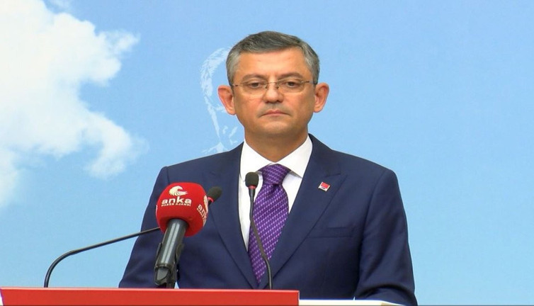 CHP Genel Başkanlığı’na adaylığını açıklayan Özgür Özel’den video: Arkanızda kim var diyenlere…