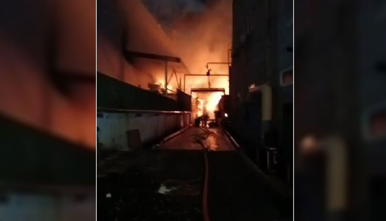 Tuzla’da madeni yağ fabrikasında yangın (18 Eylül 2023)