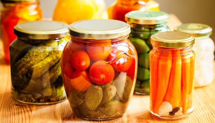 Evde doğru konserve hazırlanma yöntemleri belli oldu. Kış gelirken profesörden hayat kurtaran uyarılar