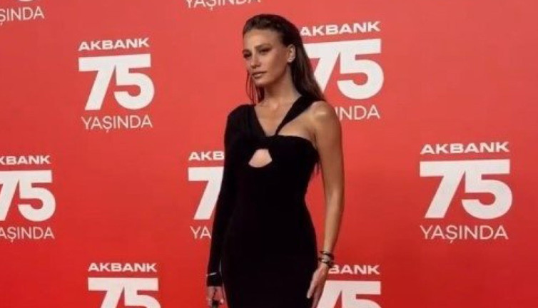 Serenay Sarıkaya galadaki haliyle dile düştü
