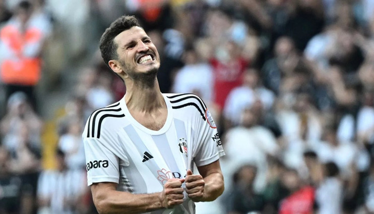 Salih Uçan isyan etti Beşiktaş açıklama yaptı