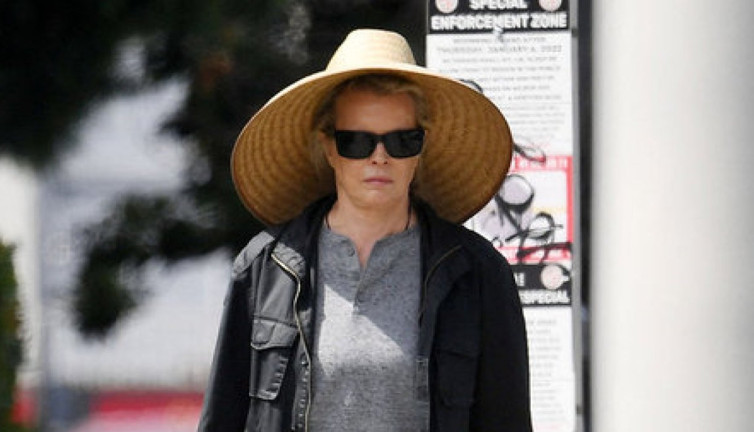 Dünyaca ünlü yıldız şimdi utancından sokağa çıkamıyor. Bir zamanların efsane güzeliydi