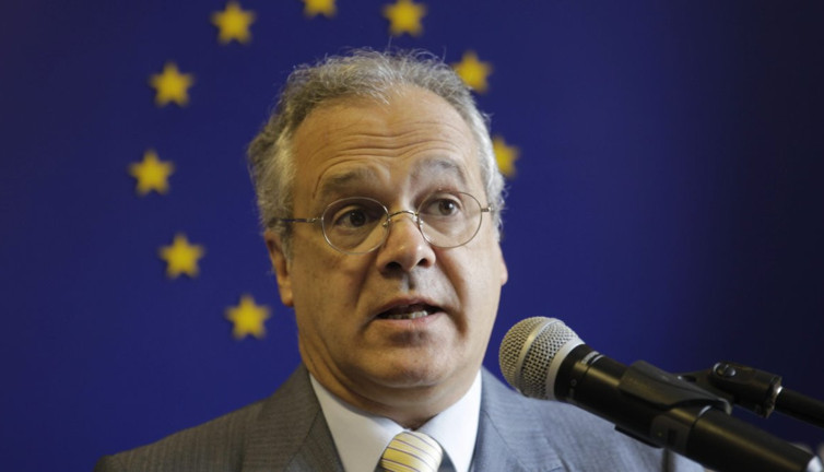 Nijer'in kovduğu Fransız Büyükelçi ülkeden ayrıldı