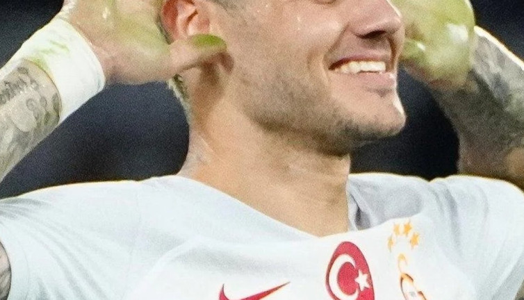 TFF suskunluğunu bozdu. Olimpiyat Stadı'nın zeminindeki boya skandalının faturasını kesti