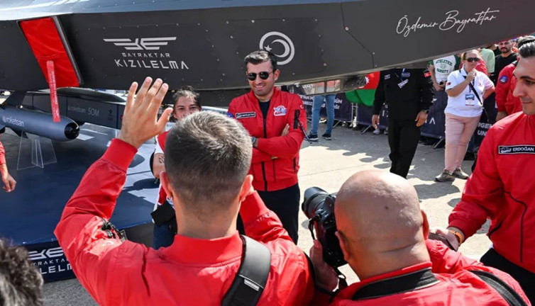 Selçuk Bayraktar Elon Musk'ı TEKNOFEST'e davet etti