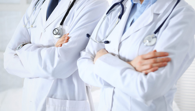 İki genç doktor intihar etti