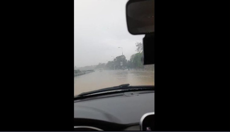 Suyun toprakla buluşmadığı kent: İstanbul. Barajların dolmama nedenini 1 dakika 17 saniyede anlattı