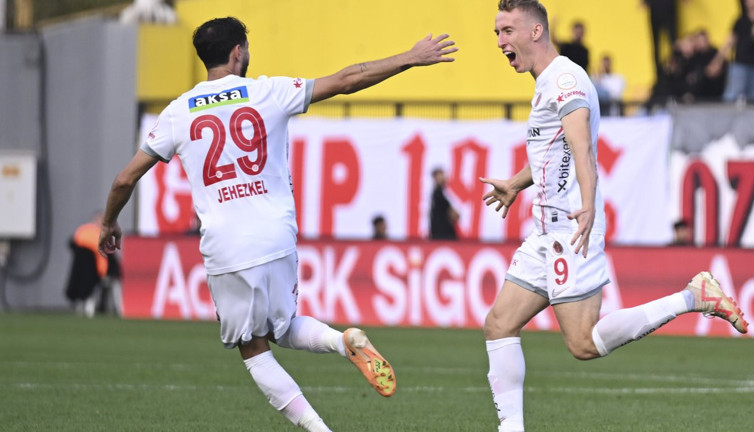 Antalyaspor nefes aldı. İstanbulspor kabustan uyanamadı