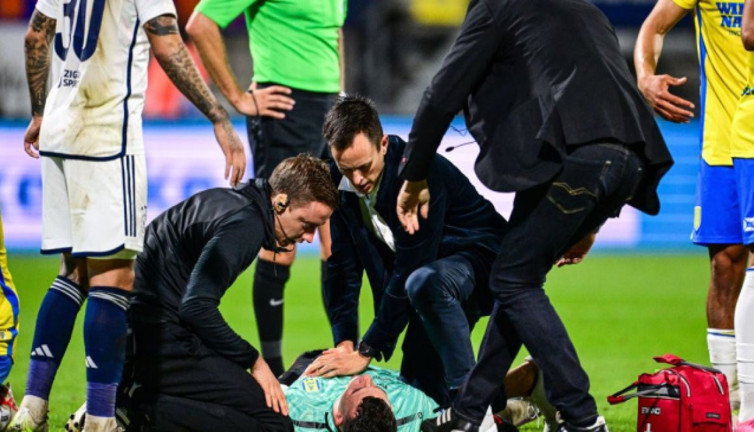 Hollanda Ligi'nde herkesi korkutan olay. Waalwijk kalecisi Vaessen hastaneye kaldırıldı.