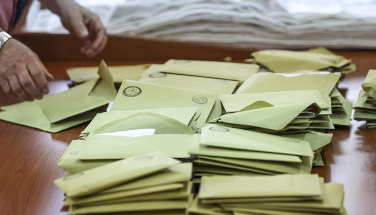 Yerel seçim öncesi adres değişikliği yapacaklar dikkat. Bugünden itibaren şahsen başvurmaları gerekiyor