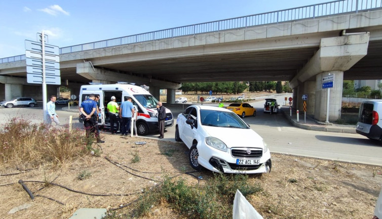 Otomobil ile ticari taksi ile çarpıştı: 1 yaralı