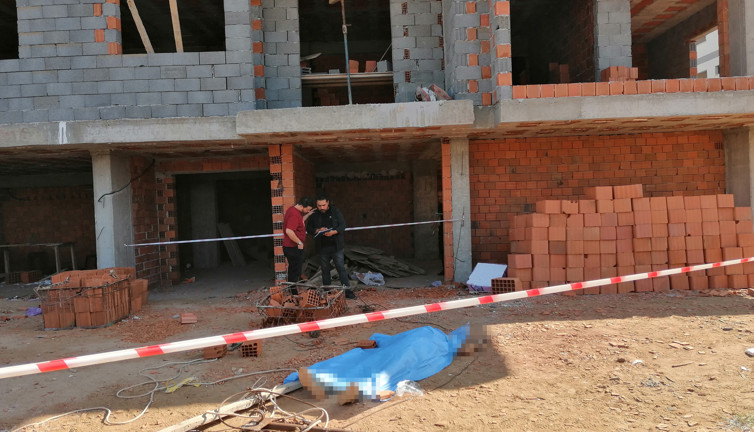 Manisa’da inşaattan düşen işçi hayatını kaybetti