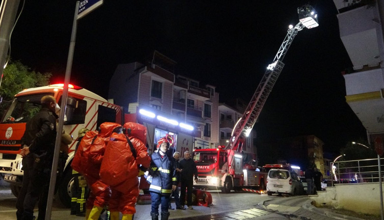 Kocaeli’de reaksiyona giren kimyasal madde patladı, binalar boşaltıldı