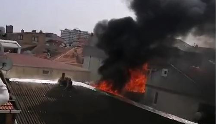 Bina yandı ev sahibi hüngür hüngür ağladı