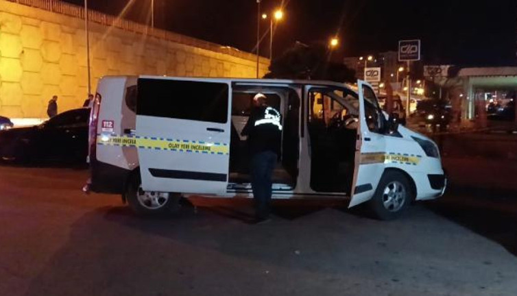 Otobüs firmaları arasında silahlı yolcu kapma kavgası: 3 yaralı, 8 gözaltı