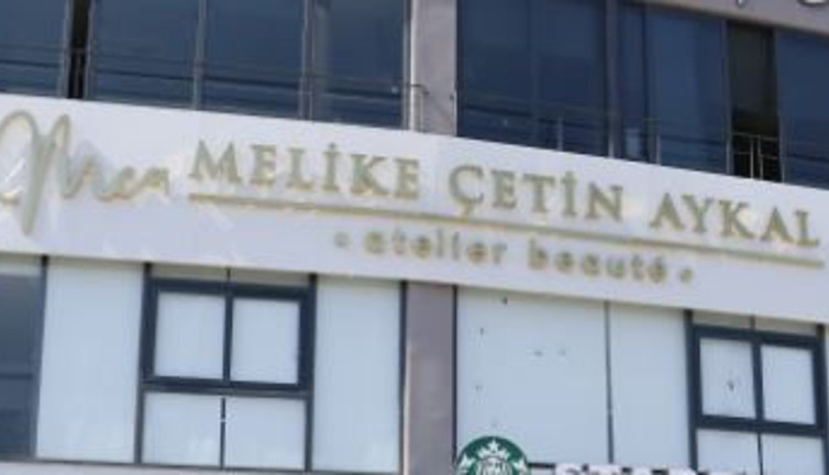 Başkanın kızının işyerine 30 kurşun