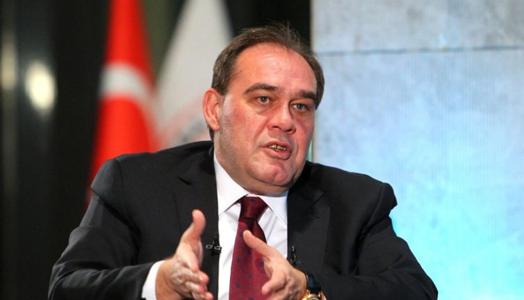 Yıldırım Demirören Dominica'dan para karşılığı vatandaşlık satın almış. Ezan susmaz, bayrak inmez, Dominica bölünmez...