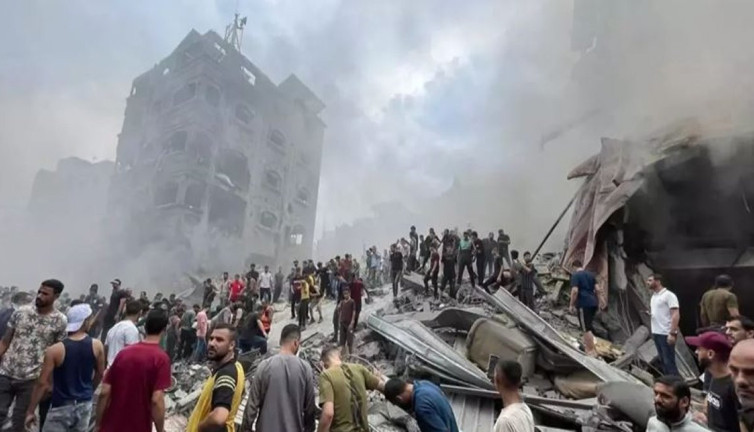 İsrail savaş uçakları Al-Shati mülteci kampını vurdu: 10 ölü