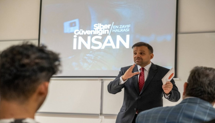 Saray'daki isim Turkcell’e genel müdür oldu. Bir önceki genel müdür Bülent Aksu 10 gün görevde kalmıştı