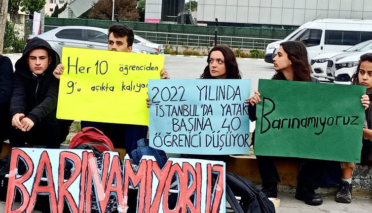 Devlet önceliğine öğrencileri değil vakıfları aldı. Taşınmazlar Diyanet ve vakıflara gitti