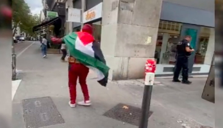 2 milyon takipçili Fransız internet fenomeninden Filistin'e kostümlü ve danslı destek