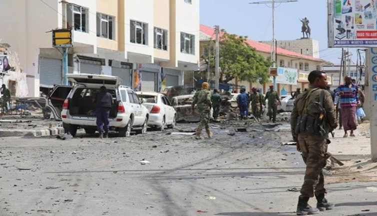 Mogadişu’da restorana intihar saldırısı: Bir gazeteci öldü
