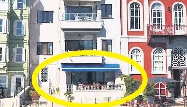 Ünlü iş adamı ‘uğursuz’ dediği yalıyı boşaltıyor. "20 arkadaşımı o gece kaybettim"
