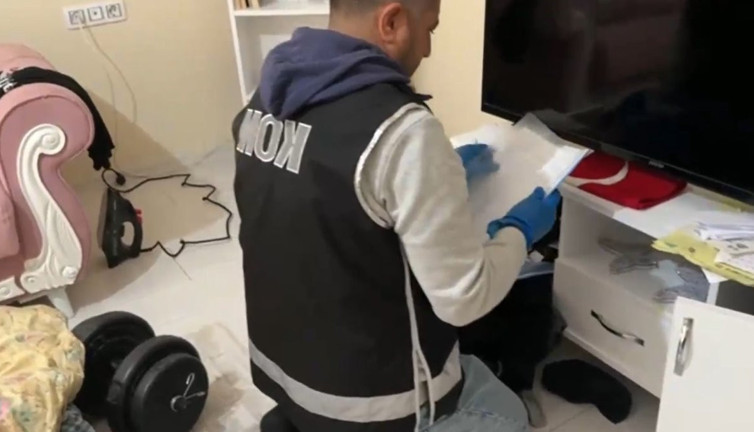 Yabancılara usulsüz ve sahte ikamet çıkaran şüphelilere operasyon